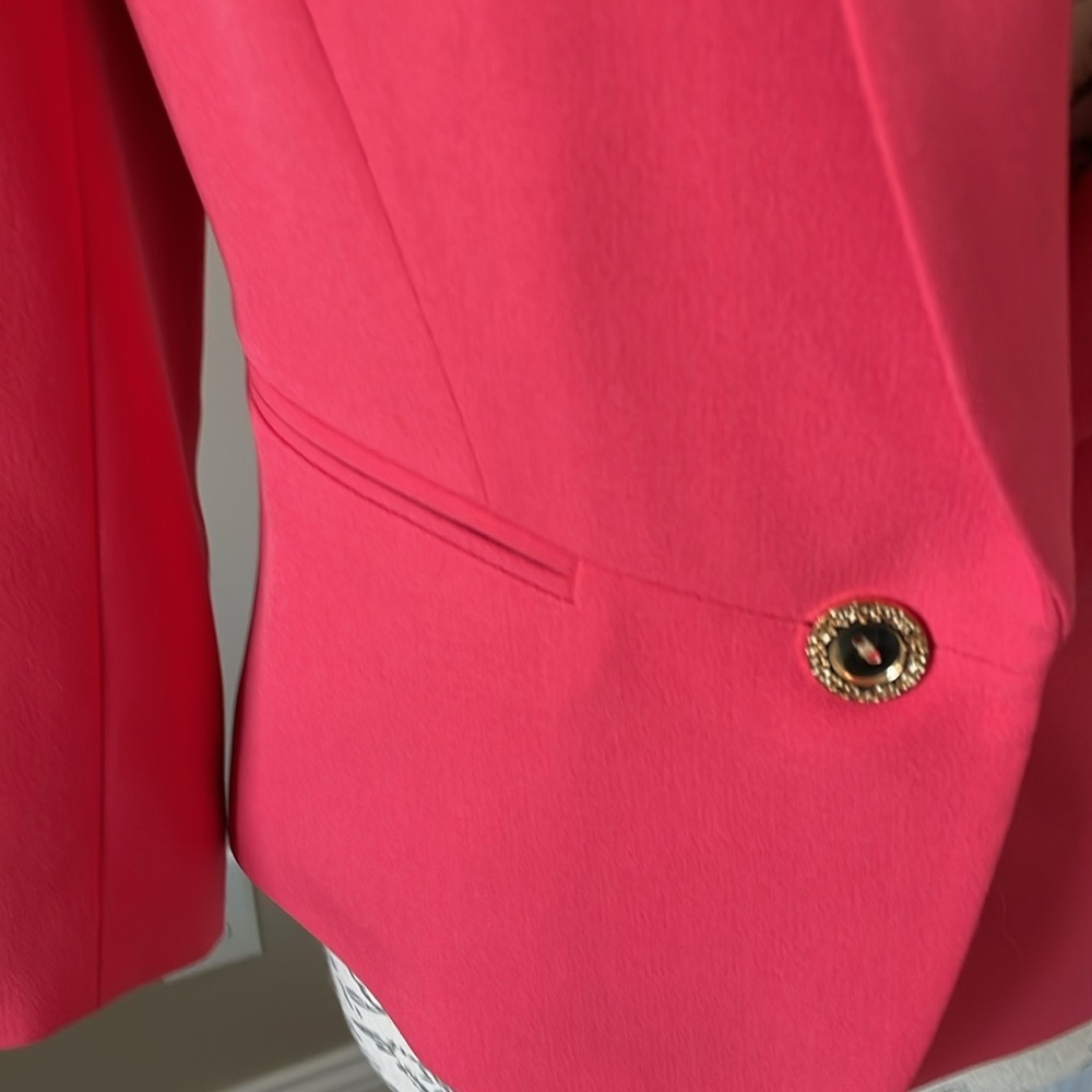 EUC Tahari Women’s Petite Hot Coral Blazer 3/4 sleeves in size 4​ - Picture 2 of 7